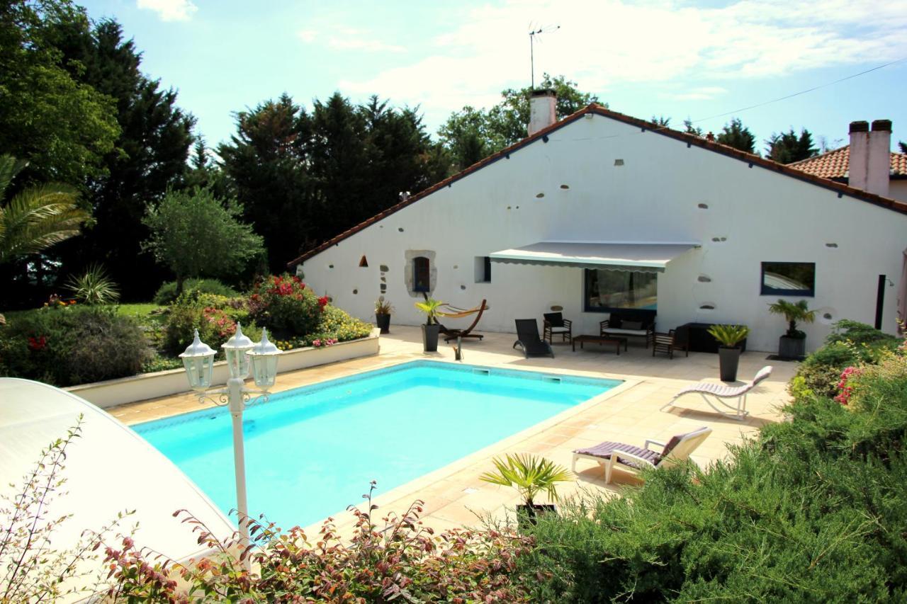 Maison Sansoun Leren Exteriér fotografie
